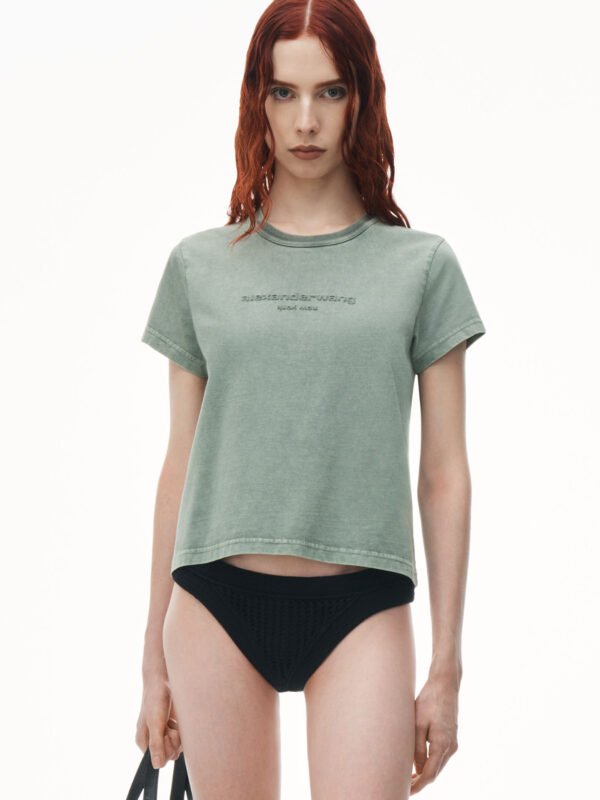 acid wash logo shrunken tee in cotton jersey
