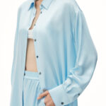 logo cutout shirt in silk charmeuse
