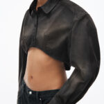 curved cropped shirt in cotton twill