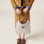 CANVAS TOTE WITH LOGO