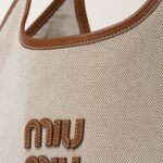 CANVAS TOTE WITH LOGO