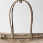 MEDIUM LEATHER HANDBAG