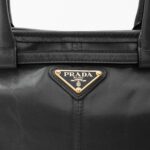 MEDIUM LEATHER HANDBAG