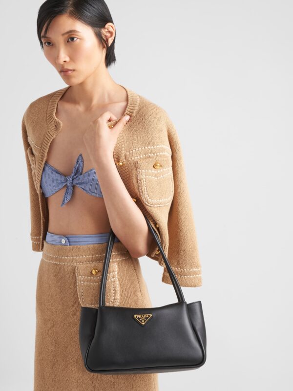MEDIUM LEATHER HANDBAG