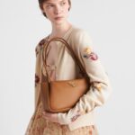 MEDIUM LEATHER HANDBAG