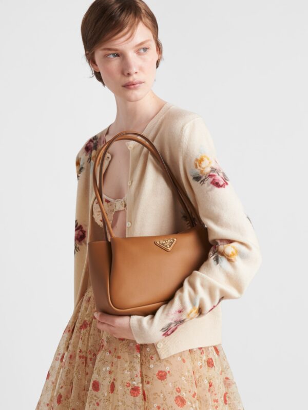 MEDIUM LEATHER HANDBAG