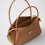 MEDIUM LEATHER HANDBAG