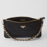 RE-NYLON POUCH