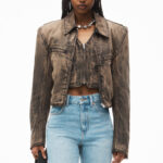 HIGH WAISTED JEANS