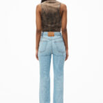 HIGH WAISTED JEANS