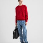 LOW-RISE JEANS