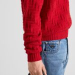 LOW-RISE JEANS