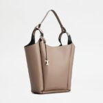 BUCKET BAG IN LEATHER