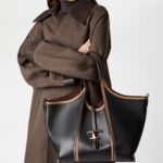T TIMELESS TOTE BAG IN LEATHER