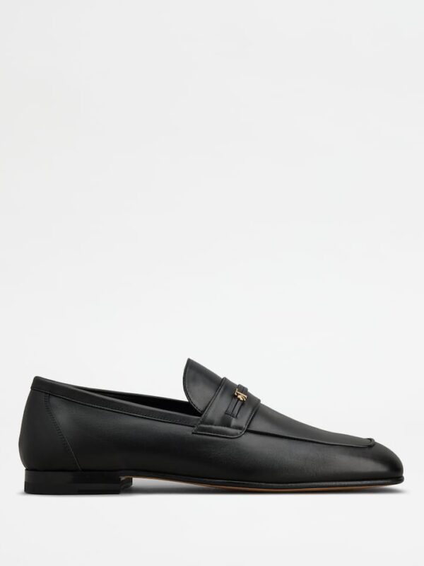 LOAFERS IN LEATHER