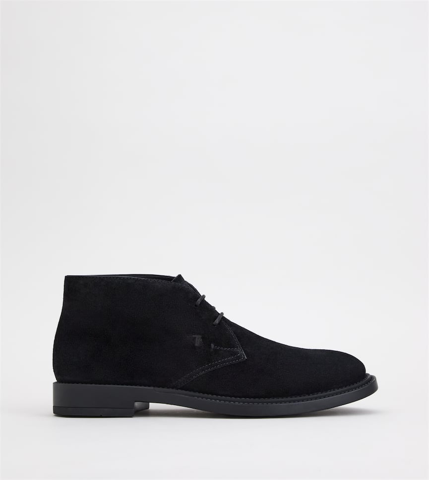DESERT BOOTS