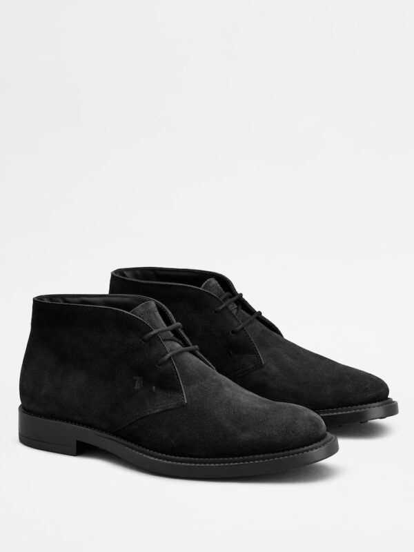 DESERT BOOTS