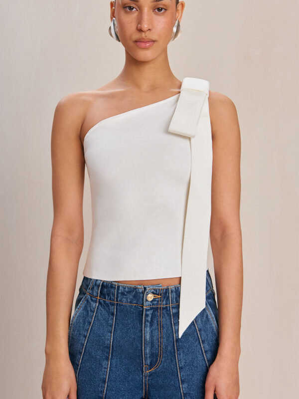 NOMI KNITTED TOP