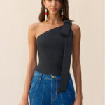NOMI KNITTED TOP