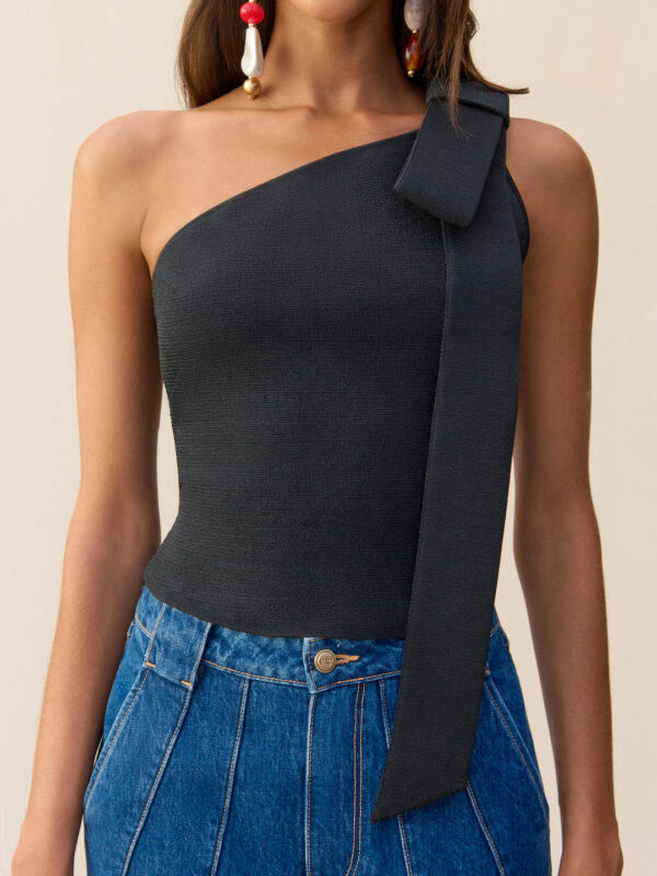 NOMI KNITTED TOP