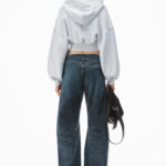 CROPPED ZIPPED HOODIE