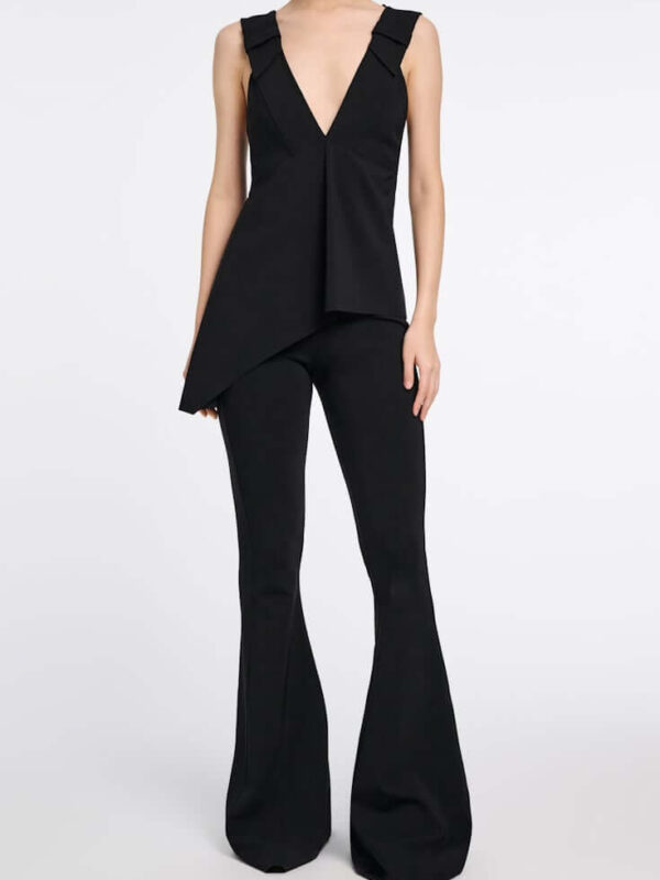 V NECK TANK TOP WITH WIDE STRAPS