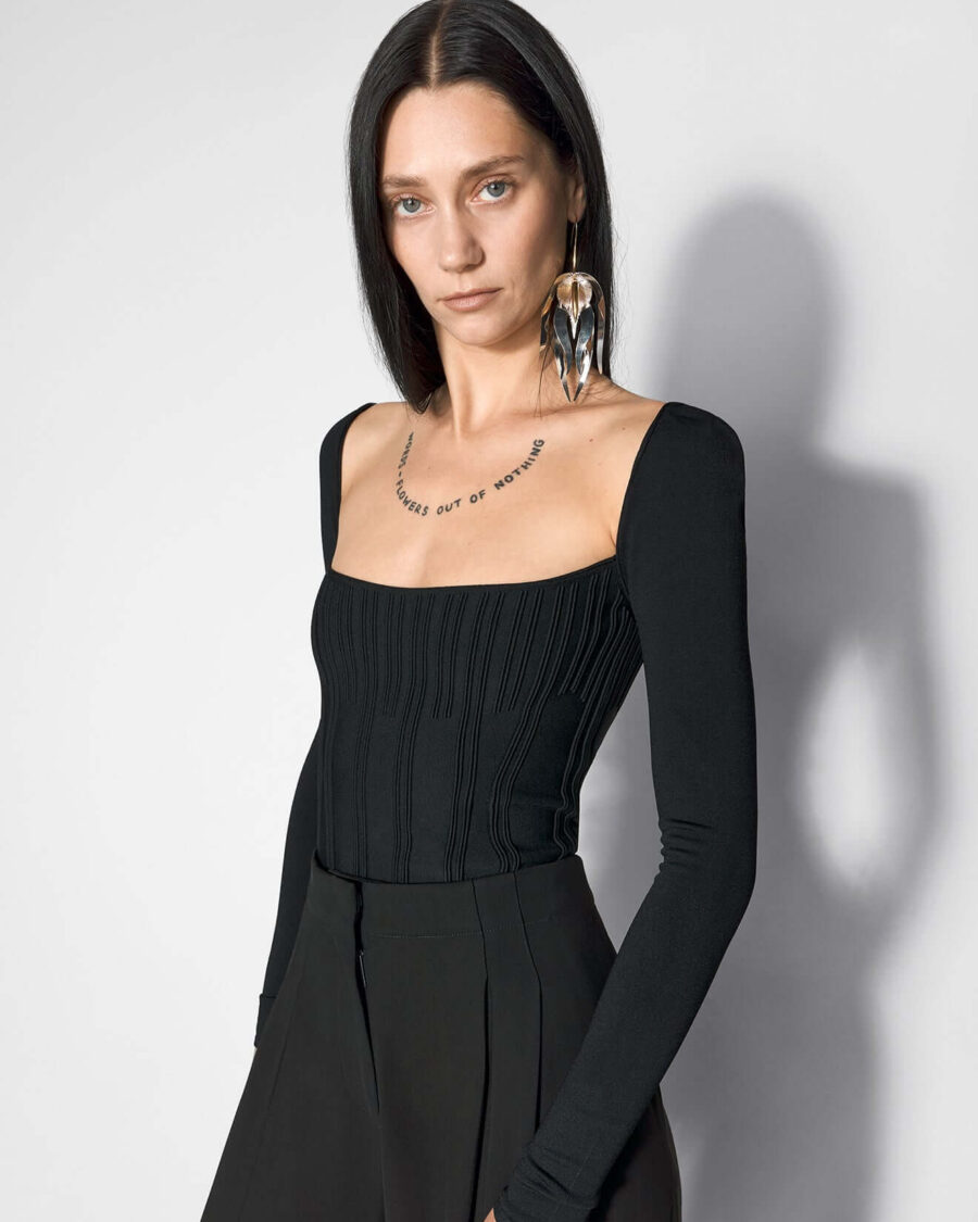 BONING DETAIL KNIT TOP