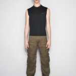 SIGNATURE SLEEVELESS TOP