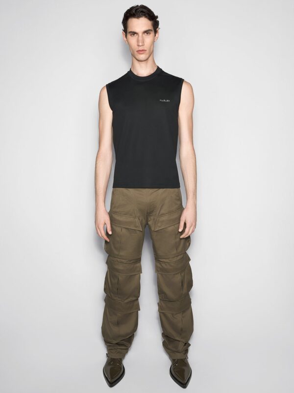 SIGNATURE SLEEVELESS TOP