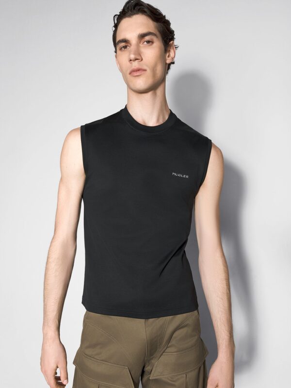 SIGNATURE SLEEVELESS TOP