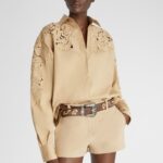 POPLIN SHIRT WITH FLORAL APPLIQUÉ