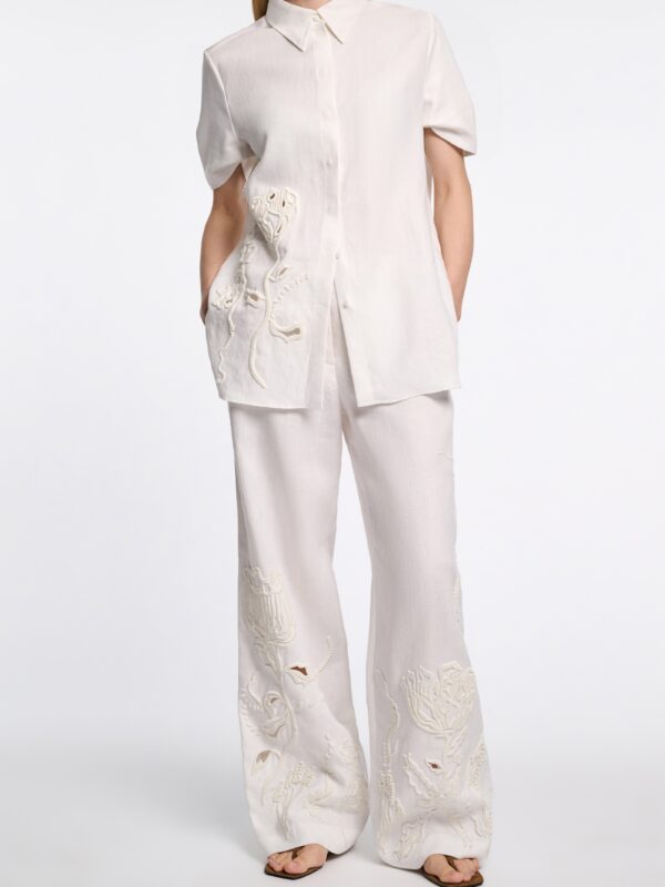 EMBROIDERED BEAUTY BLOUSE