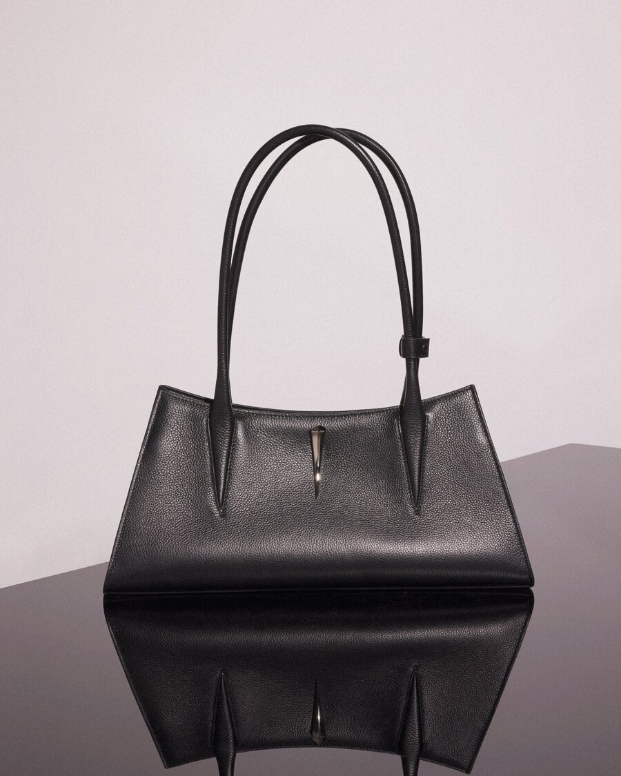 GRAINY LEATHER SHOULDER BAG