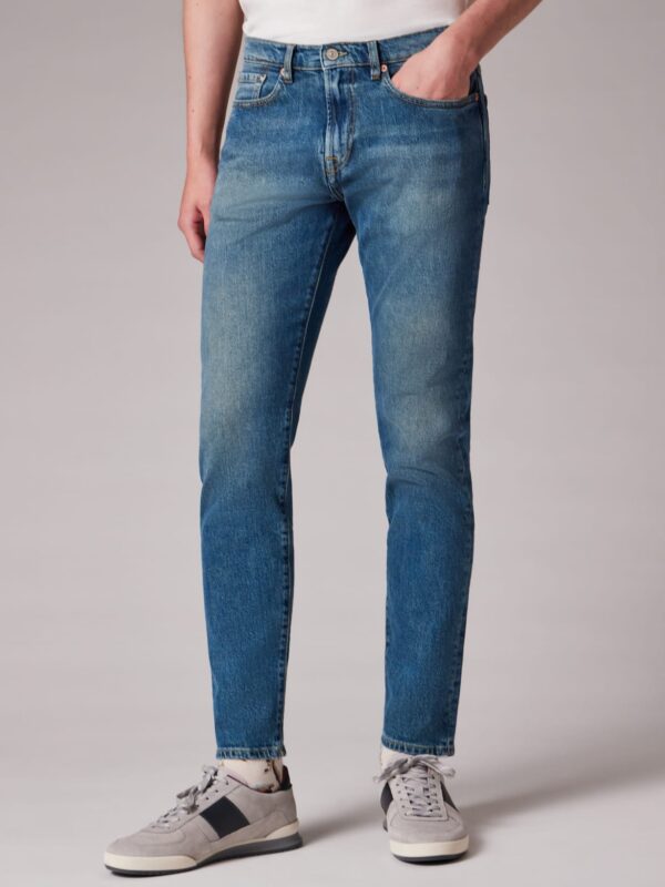 TAPERED JEANS