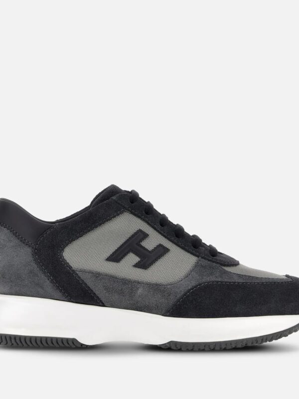 INTRACTIVE SNEAKERS