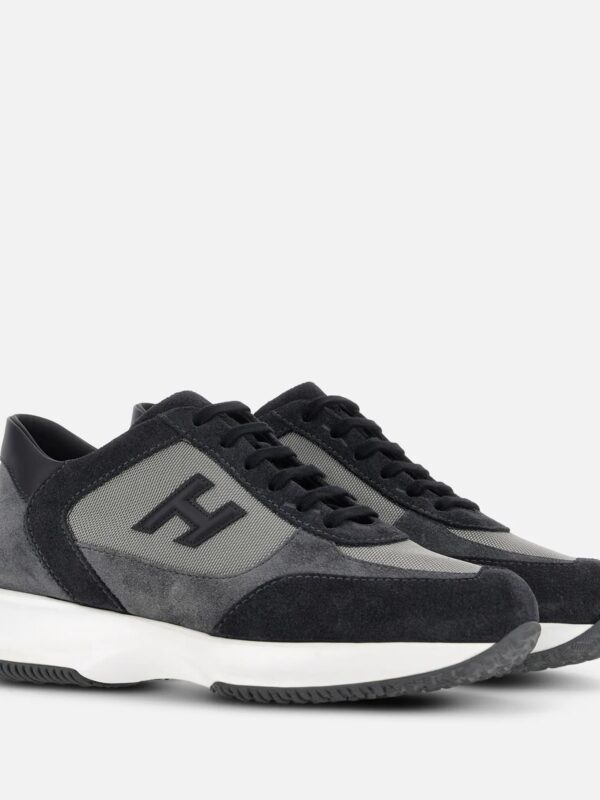 INTRACTIVE SNEAKERS