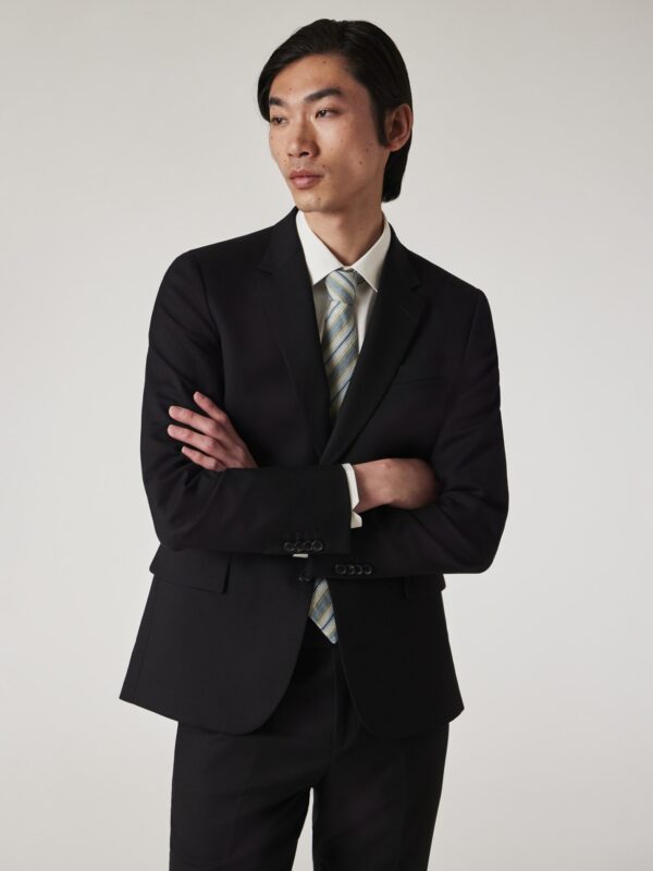 TAILORED FIT SUIT