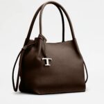 MEDIUM BUCKET BAG IN LEATHER