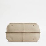 MEDIUM BUCKET BAG IN LEATHER