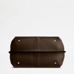 MEDIUM BUCKET BAG IN LEATHER