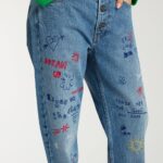EMBROIDERED SCRIBBLE JEANS
