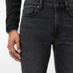 SLIM FIT JEANS