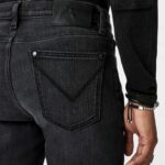 SLIM FIT JEANS