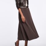 SLEEK STATEMENT LEATHER JACKET