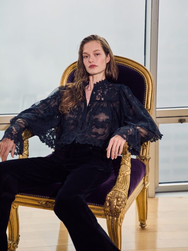 LACE BLOUSE