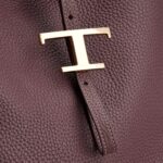 T TIMELESS SHOULDER BAG IN MEDIUM
