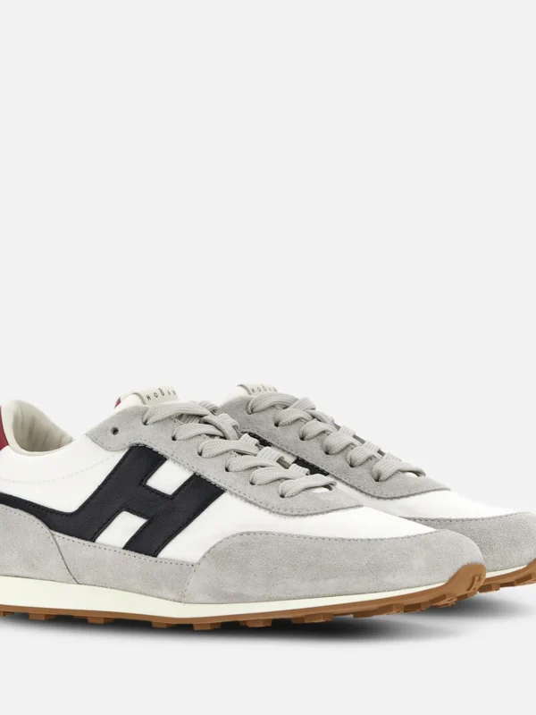 ATHLETIC SNEAKERS