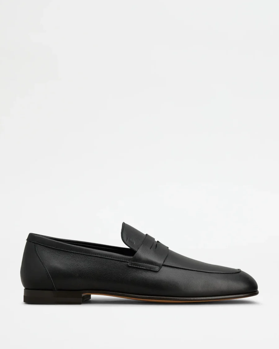 LOAFERS IN LEATHER