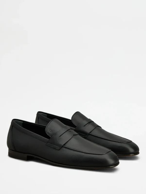 LOAFERS IN LEATHER
