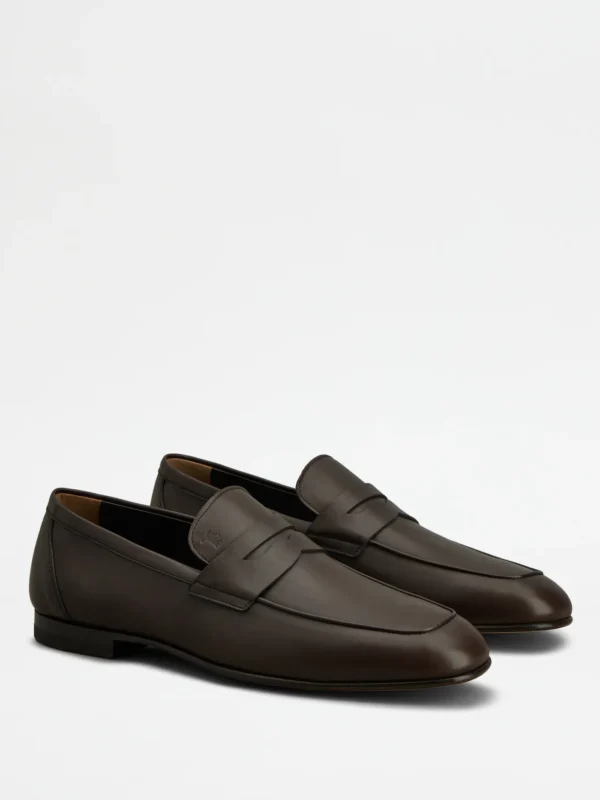 LOAFERS IN LEATHER